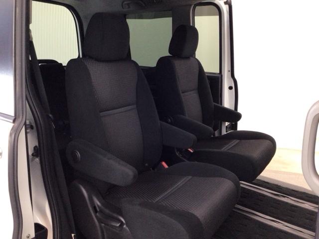 ステップワゴンスパーダ スパーダ LED・フルセグ・メモリナビ・バックカメラ・純正AW・両側電動ドア・ETC 横滑り防止 1オーナ スマキー ナビ&TV Bモニター サイドエアバック キーレス ECON オートクルーズ LEDライト(14枚目)