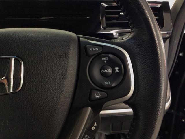 【アダプティブ・クルーズ・コントロール】予め設定した車速内でクルマが自動的に加減速。前走車との適切な車間距離を維持しながら追従走行し、高速道路でのドライバーの疲労を軽減してくれる嬉しい機能付♪