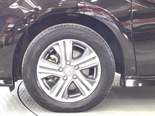 【アルミホイール】純正アルミホイール装備！足元を際立たせ、軽快な走りを演出します！印象もアップし、スタイルも引き締まります！スポーティーさの中にラグジュアリーを感じさせるデザインですね♪