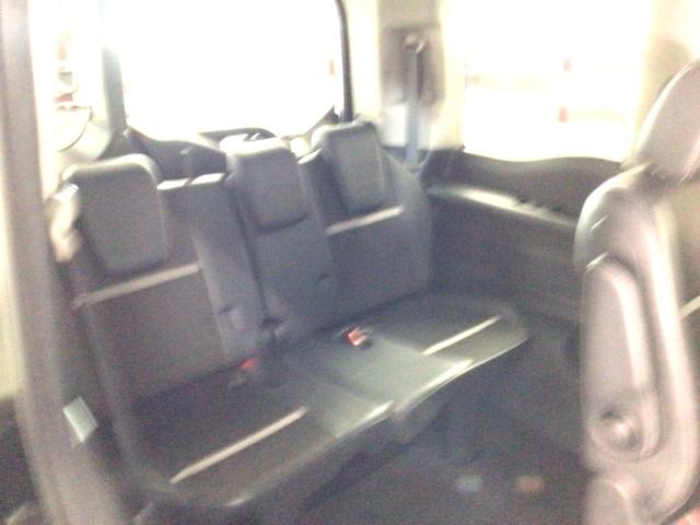 【３列目シート】３列目シートもゆったりとお座りいただける広さがあります！床下格納式ですので、お使いにならない時は荷室として活躍します！