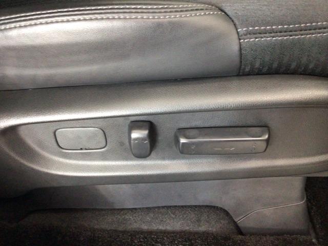 オデッセイ アブソルート・EX LED・フルセグ・メモリナビ・バックカメラ・純正AW・シートヒーター・ETC パーキングサポート シ-トヒ-タ- バックモニター フロントカメラ スマ-トキ- セキュリティーアラーム 3列シート(11枚目)