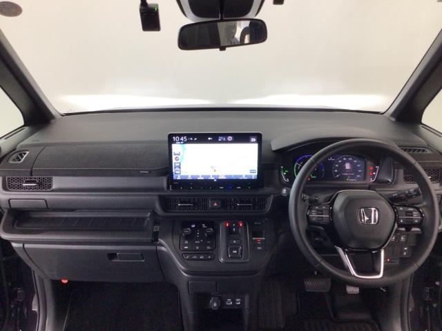 【前方視界】開放的な前方視界！運転がしやすく疲れにくいです♪窓が大きく、見通しがとっても良いおクルマですよ♪