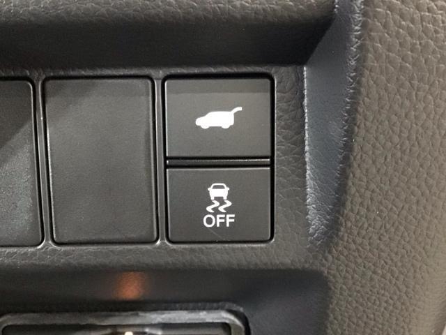 【電動リアゲート】トランクスイッチや純正リモコンなどボタン一つで簡単スムーズに開閉できます♪