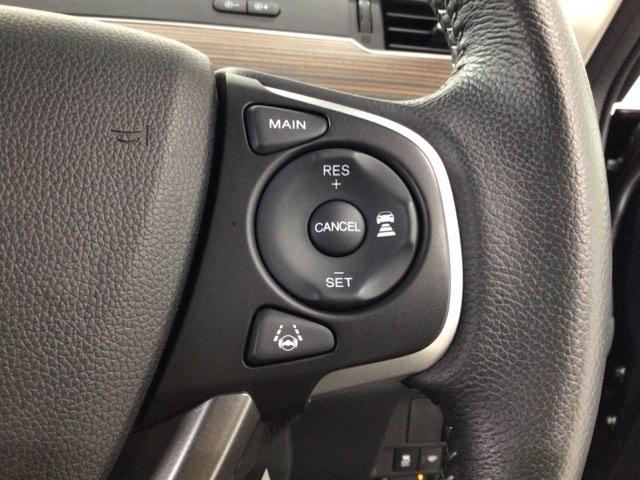 フリード＋ クロスターブラックスタイル　ＬＥＤ・フルセグ・メモリナビ・バックカメラ・純正ＡＷ・シートヒーター・ＥＴＣ　サイドエアバック　地デジフルセグ　ＤＶＤ　前後誤発進抑制　両側電動スライドドア　助手席エアバッグ　フルオートエアコン（5枚目）