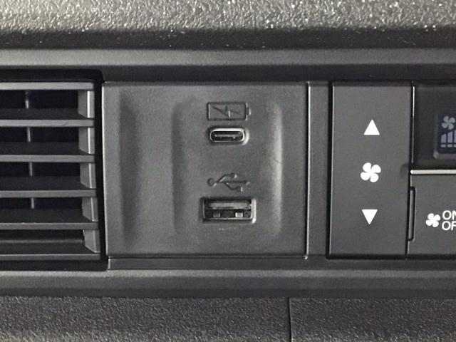 N-BOXカスタム コーディネートスタイル デモカーUP・LED・ホンダCONNECT・メモリナビ・バックカメラ・ETC オートクルーズ ワンオーナー フルセグ対応 W電動ドア シートヒータ ESC リアカメラ ソナー ベンチシート DVD(11枚目)