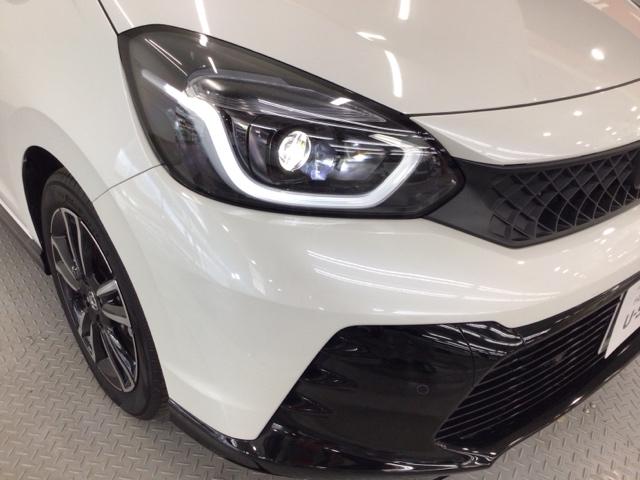 フィット ＲＳ　デモカーＵＰ・ＬＥＤ・ディスプレイオーディオ・バックカメラ・純正ＡＷ・ＥＴＣ　ＵＳＢポート　コーナーセンサー　イモビライザー　リアカメラ　ＬＥＤヘッドライト　ドラレコ　アイドリングストップ　エアコン（3枚目）