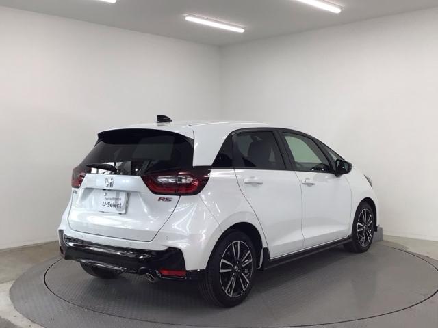 フィット ＲＳ　デモカーＵＰ・ＬＥＤ・ディスプレイオーディオ・バックカメラ・純正ＡＷ・ＥＴＣ　ＵＳＢポート　コーナーセンサー　イモビライザー　リアカメラ　ＬＥＤヘッドライト　ドラレコ　アイドリングストップ　エアコン（4枚目）