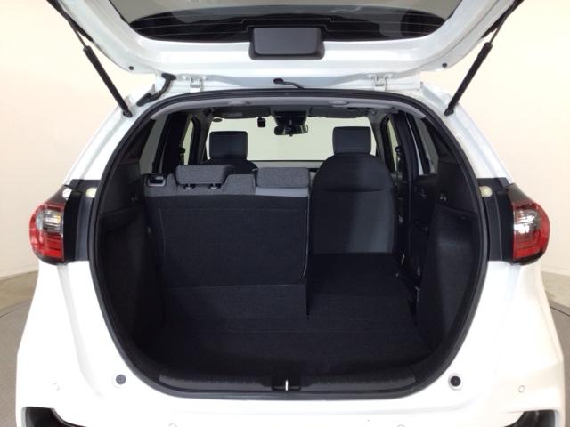 フィット ＲＳ　デモカーＵＰ・ＬＥＤ・ディスプレイオーディオ・バックカメラ・純正ＡＷ・ＥＴＣ　ＵＳＢポート　コーナーセンサー　イモビライザー　リアカメラ　ＬＥＤヘッドライト　ドラレコ　アイドリングストップ　エアコン（13枚目）