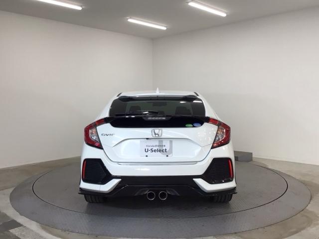 車が大好きなスタッフが心をこめて接客いたします。お客様一人一人のお車に対する思いや気持ちをうかがい、充実した時間が過ごせるよう努めます。