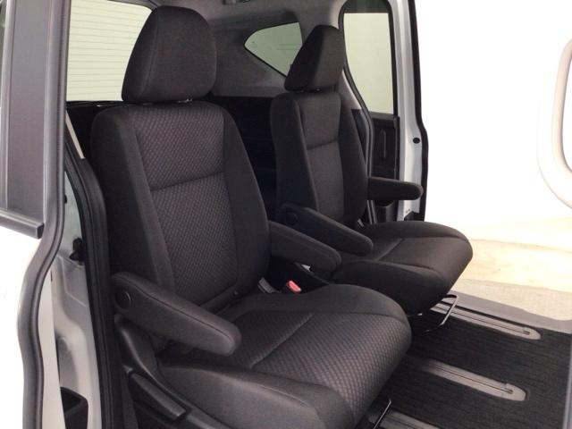 フリード G・ホンダセンシング LED・フルセグ・メモリナビ・バックカメラ・両側電動ドア・USBポート・ETC Fセグ 追突被害軽減ブレーキ iストップ Wエアバッグ パワーウィンドウ 1オ-ナ- アクティブクルーズコントロール(14枚目)