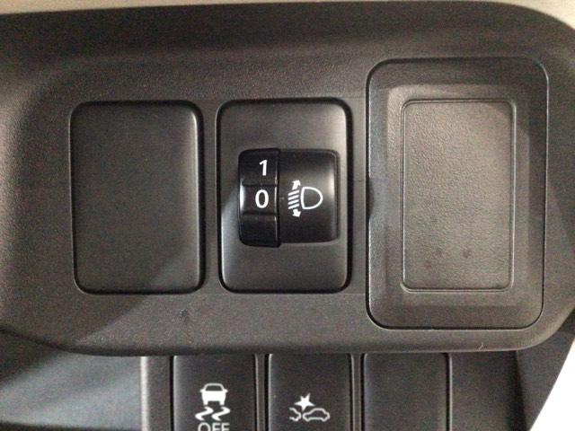 デイズ Ｘ　フルセグ・メモリナビ・ＤＶＤ・ＣＤ・スマートキー・全周囲カメラ・ベンチシート　地デジＴＶ　エマジェンシーブレーキ　横滑防止　ｉＳＴＯＰ　フロントカメラ　Ｗエアバック　ＤＶＤ再生　１オーナー　ＴＶナビ（14枚目）