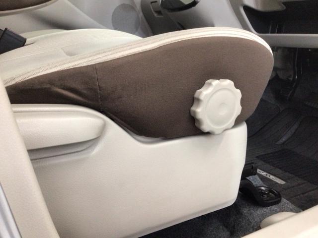 デイズ Ｘ　フルセグ・メモリナビ・ＤＶＤ・ＣＤ・スマートキー・全周囲カメラ・ベンチシート　地デジＴＶ　エマジェンシーブレーキ　横滑防止　ｉＳＴＯＰ　フロントカメラ　Ｗエアバック　ＤＶＤ再生　１オーナー　ＴＶナビ（29枚目）