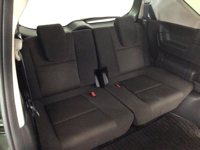 【３列目シート】しっかりした厚みの有るシートになりますので長い時間のドライブでも安心してお乗り頂けます♪