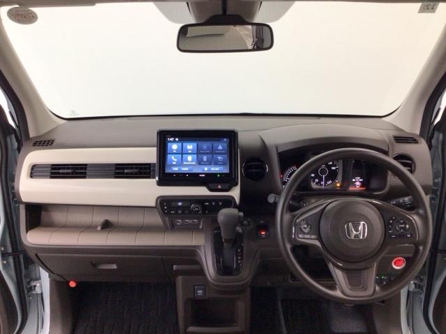 【前方視界】開放的な前方視界！運転がしやすく疲れにくいです♪窓が大きく、見通しがとっても良いおクルマですよ♪