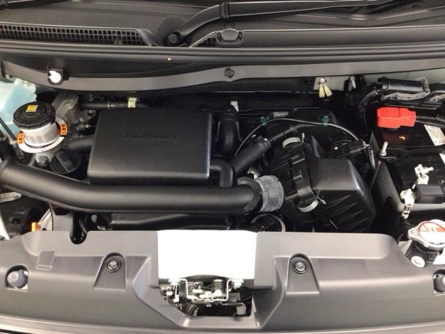 【ピカピカクリーニング】ボディ廻りはもちろん室内・シート・エンジンルーム・トランクルームなど隅々まで専門スタッフが徹底的にクリーニングし磨き上げました☆綺麗なお車で快適なドライブをお楽しみ下さい