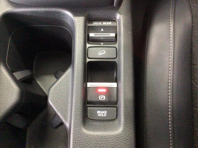 ヴェゼル ｅ：ＨＥＶＺ　ＬＥＤ・フルセグ・メモリナビ・バックカメラ・純正ＡＷ・ホンダＣＯＮＮＥＣＴ　衝突回避支援ブレーキ機能　１オナ　スマキ　Ｐトランク　フルオートエアコン　Ｄレコ　エアバッグ　両席エアバック　Ｒカメ　ソナー（10枚目）