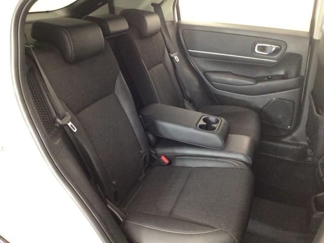 ヴェゼル ｅ：ＨＥＶＺ　ＬＥＤ・フルセグ・メモリナビ・バックカメラ・純正ＡＷ・ホンダＣＯＮＮＥＣＴ　衝突回避支援ブレーキ機能　１オナ　スマキ　Ｐトランク　フルオートエアコン　Ｄレコ　エアバッグ　両席エアバック　Ｒカメ　ソナー（14枚目）