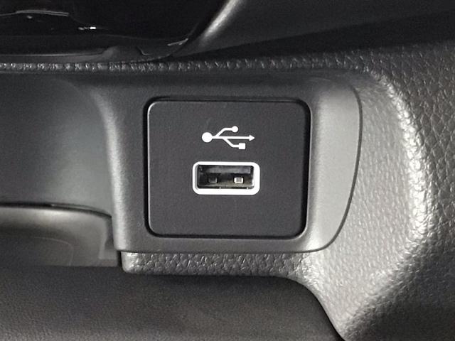 ヴェゼル ｅ：ＨＥＶＺ　ＬＥＤ・フルセグ・メモリナビ・バックカメラ・純正ＡＷ・ホンダＣＯＮＮＥＣＴ　衝突回避支援ブレーキ機能　１オナ　スマキ　Ｐトランク　フルオートエアコン　Ｄレコ　エアバッグ　両席エアバック　Ｒカメ　ソナー（31枚目）