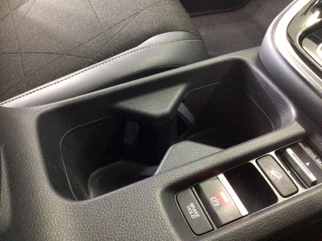 ヴェゼル ｅ：ＨＥＶＺ　ＬＥＤ・フルセグ・メモリナビ・バックカメラ・純正ＡＷ・ホンダＣＯＮＮＥＣＴ　衝突回避支援ブレーキ機能　１オナ　スマキ　Ｐトランク　フルオートエアコン　Ｄレコ　エアバッグ　両席エアバック　Ｒカメ　ソナー（34枚目）