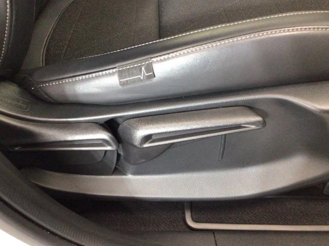 ヴェゼル ｅ：ＨＥＶＺ　ＬＥＤ・フルセグ・メモリナビ・バックカメラ・純正ＡＷ・ホンダＣＯＮＮＥＣＴ　衝突回避支援ブレーキ機能　１オナ　スマキ　Ｐトランク　フルオートエアコン　Ｄレコ　エアバッグ　両席エアバック　Ｒカメ　ソナー（39枚目）