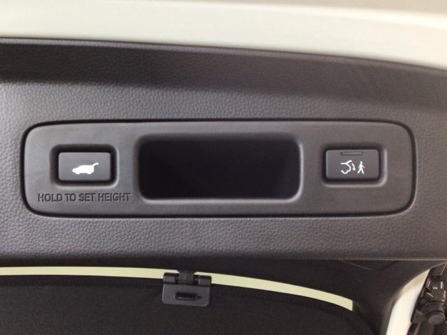 ヴェゼル ｅ：ＨＥＶＺ　ＬＥＤ・フルセグ・メモリナビ・バックカメラ・純正ＡＷ・ホンダＣＯＮＮＥＣＴ　衝突回避支援ブレーキ機能　１オナ　スマキ　Ｐトランク　フルオートエアコン　Ｄレコ　エアバッグ　両席エアバック　Ｒカメ　ソナー（42枚目）