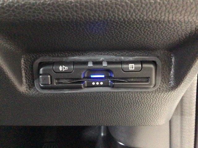 フリード＋ クロスター　レンタＵＰ・ＬＥＤ・フルセグ・メモリナビ・純正ＡＷ・両側電動ドア・ＥＴＣ　ウォークスルー　両側パワースライドドア　サイドカーテンエアバック　ＬＥＤライト　リヤカメラ　ワンオーナー　地デジフルセグ（11枚目）