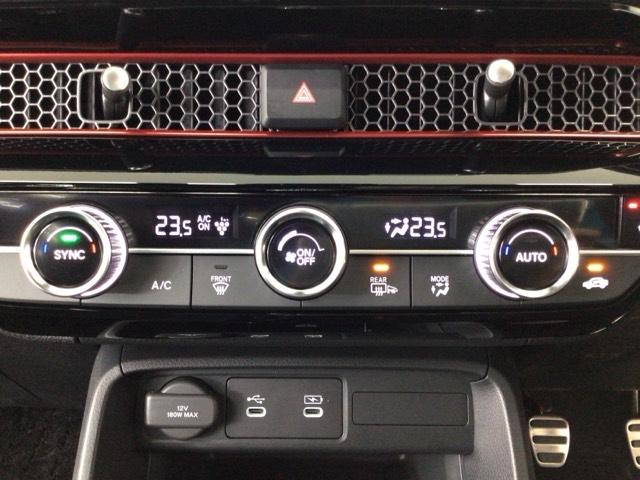 シビック ＲＳ　デモカーＵＰ・ＬＥＤ・ディスプレイオーディオ・純正ＡＷ・ホンダＣＯＮＮＥＣＴ　ＬＥＤヘッド　コーナーセンサー　衝突被害軽減ブレーキ　Ｂカメラ　シートヒーター　ワンオーナー　パワ－シ－ト　フルセグＴＶ（18枚目）