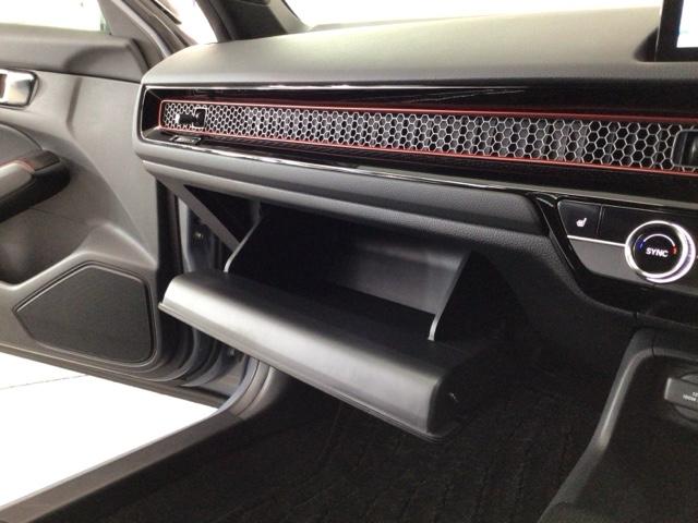 シビック ＲＳ　デモカーＵＰ・ＬＥＤ・ディスプレイオーディオ・純正ＡＷ・ホンダＣＯＮＮＥＣＴ　ＬＥＤヘッド　コーナーセンサー　衝突被害軽減ブレーキ　Ｂカメラ　シートヒーター　ワンオーナー　パワ－シ－ト　フルセグＴＶ（31枚目）