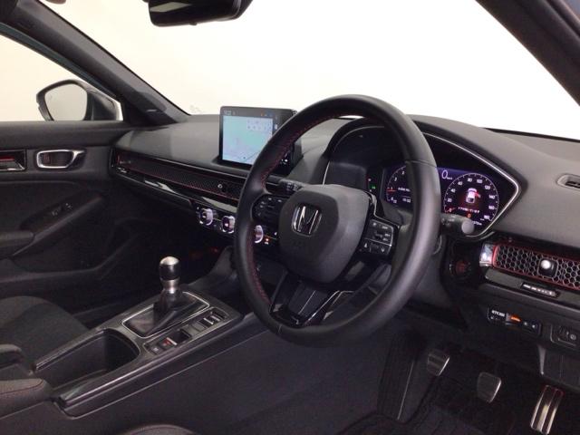 シビック ＲＳ　デモカーＵＰ・ＬＥＤ・ディスプレイオーディオ・純正ＡＷ・ホンダＣＯＮＮＥＣＴ　ＬＥＤヘッド　コーナーセンサー　衝突被害軽減ブレーキ　Ｂカメラ　シートヒーター　ワンオーナー　パワ－シ－ト　フルセグＴＶ（33枚目）