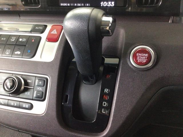 N-ONE プレミアム・Lパッケージ ディスプレイオーディオ・バックカメラ・スマートキー・純正AW・ECOスイッチ ECONモード 両席エアバック フルオートエアコン USBポート スマートキ- セキュリティー エアバック キーレス(15枚目)