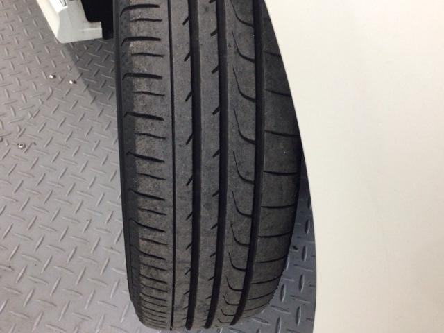 N-BOXカスタム G・Lパッケージ HID・CDチューナー・純正AW・片側電動ドア・ECONスイッチ・スマートキー アイドリングストップ車 USBポート 1オーナー スマキ- フロントベンチシート パワーウィンドウ 盗難防止システム(3枚目)