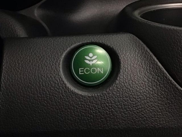 N-BOXカスタム G・Lパッケージ HID・CDチューナー・純正AW・片側電動ドア・ECONスイッチ・スマートキー アイドリングストップ車 USBポート 1オーナー スマキ- フロントベンチシート パワーウィンドウ 盗難防止システム(8枚目)