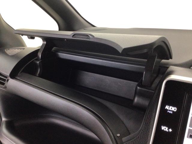 TOYOTA VOXY ZS KIRAMEKI III