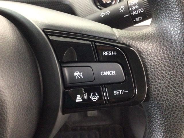 フィット ベーシック デモカーUP・CDチューナー・スマートキー・AM/FMチューナー 横滑防止装置 オートエアコン パワーウインドウ 盗難防止システム オートクルーズコントロール ABS オートライト パワーステアリング(11枚目)