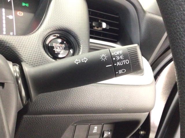 フィット ベーシック デモカーUP・CDチューナー・スマートキー・AM/FMチューナー 横滑防止装置 オートエアコン パワーウインドウ 盗難防止システム オートクルーズコントロール ABS オートライト パワーステアリング(15枚目)