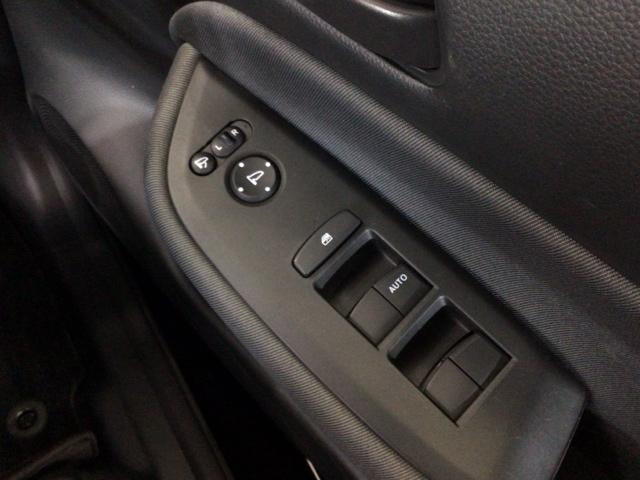 フィット ベーシック デモカーUP・CDチューナー・スマートキー・AM/FMチューナー 横滑防止装置 オートエアコン パワーウインドウ 盗難防止システム オートクルーズコントロール ABS オートライト パワーステアリング(28枚目)