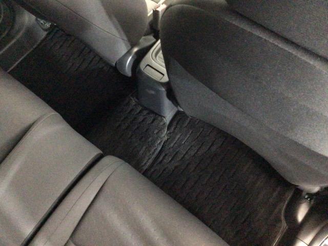 フィット ベーシック デモカーUP・CDチューナー・スマートキー・AM/FMチューナー 横滑防止装置 オートエアコン パワーウインドウ 盗難防止システム オートクルーズコントロール ABS オートライト パワーステアリング(37枚目)