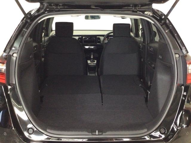 フィット ベーシック デモカーUP・CDチューナー・スマートキー・AM/FMチューナー 横滑防止装置 オートエアコン パワーウインドウ 盗難防止システム オートクルーズコントロール ABS オートライト パワーステアリング(39枚目)