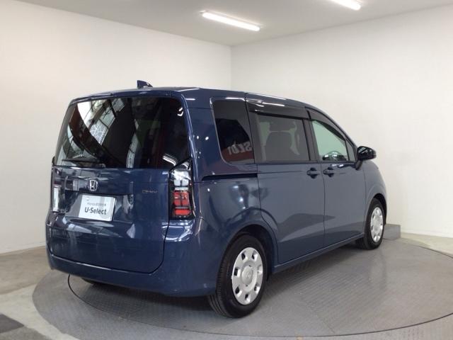 フリード e:HEVエアー デモカーUP・LED・フルセグ・ホンダCONNECT・スマートキー・ETC キーフリ 両側電動ドア クルコン サイドエアバッグ 盗難防止装置 オートエアコン LEDライト フルセグTV ワンオーナー(4枚目)