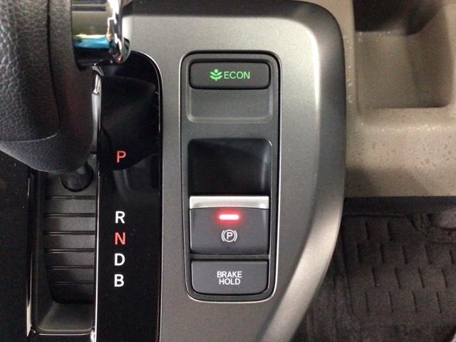 フリード e:HEVエアー デモカーUP・LED・フルセグ・ホンダCONNECT・スマートキー・ETC キーフリ 両側電動ドア クルコン サイドエアバッグ 盗難防止装置 オートエアコン LEDライト フルセグTV ワンオーナー(10枚目)