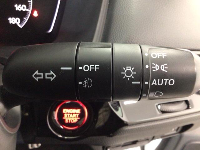 シビック LX LED・フルセグ・メモリナビ・バックカメラ・純正AW・シートヒーター・ETC ワンオーナー車 リアカメラ ドラレコ 地デジ オートエアコン サイドエアバッグ 盗難防止装置 LEDヘッドライト ターボ(17枚目)