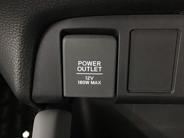 フィット ｅ：ＨＥＶＲＳ　ＬＥＤ・ホンダＣＯＮＮＥＣＴ・メモリナビ・ＤＶＤ・バックカメラ・社外ＡＷ・ＥＴＣ　エアバッグ　ナビ＆ＴＶ　パワーウィンドウ　助手席エアバッグ　Ｄレコ　フルセグテレビ　ＬＥＤヘッドランプ　ＥＴＣ装備（19枚目）