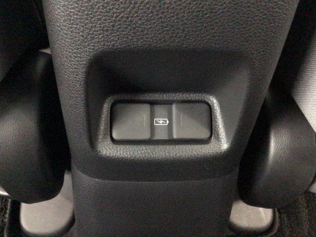 フィット ｅ：ＨＥＶＲＳ　ＬＥＤ・ホンダＣＯＮＮＥＣＴ・メモリナビ・ＤＶＤ・バックカメラ・社外ＡＷ・ＥＴＣ　エアバッグ　ナビ＆ＴＶ　パワーウィンドウ　助手席エアバッグ　Ｄレコ　フルセグテレビ　ＬＥＤヘッドランプ　ＥＴＣ装備（22枚目）