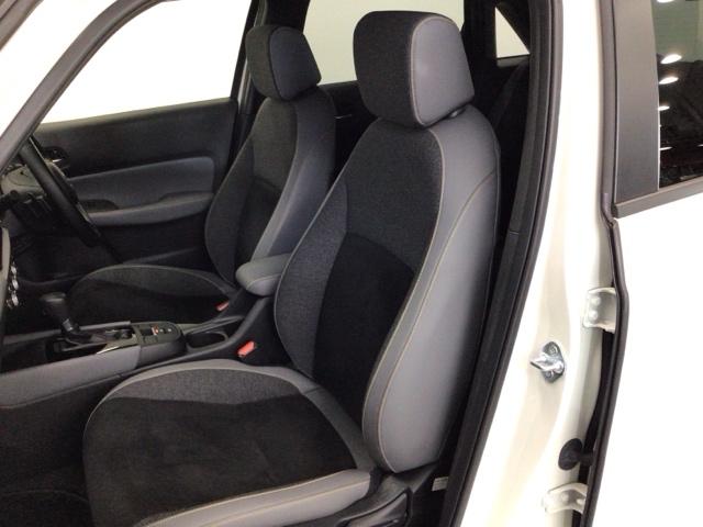 フィット ｅ：ＨＥＶＲＳ　ＬＥＤ・ホンダＣＯＮＮＥＣＴ・メモリナビ・ＤＶＤ・バックカメラ・社外ＡＷ・ＥＴＣ　エアバッグ　ナビ＆ＴＶ　パワーウィンドウ　助手席エアバッグ　Ｄレコ　フルセグテレビ　ＬＥＤヘッドランプ　ＥＴＣ装備（32枚目）