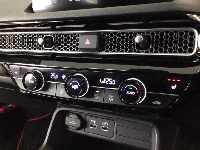 シビック ｅ：ＨＥＶ　ＬＥＤ・フルセグ・メモリナビ・バックカメラ・純正ＡＷ・シートヒーター・ＥＴＣ　盗難防止システム　クリアランスソナー　オートクルーズコントロール　地デジフルセグ　後カメラ　１オーナー車　ＵＳＢポート（25枚目）