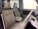 【前席】充分な広さを確保した、快適な前席!インテリアカラーも落ち着いたお色です♪センターアームレストも付いて、リラックスした姿勢で運転していただけます♪