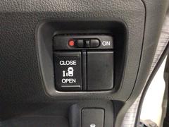 ����¦�ѥ���饤�ɥɥ�����¦���ѥ���饤�ɥɥ��ˤʤäƤ��ꡢ��ž�ʤΥ����å��䥹�ޡ��ȥ����ǤⳫ�Ĥ���ǽ�Ǥ����������⹭���ΤǾ��ߤ��ڡ��� 6