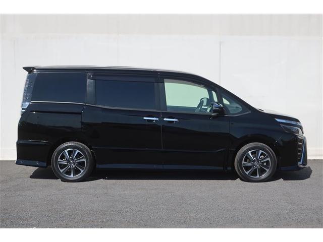 ヴォクシー ＺＳ　煌　フルセグ　メモリーナビ　ＤＶＤ再生　後席モニター　バックカメラ　衝突被害軽減システム　ＥＴＣ　両側電動スライド　ＬＥＤヘッドランプ　乗車定員７人　３列シート　ワンオーナー　アイドリングストップ（3枚目）