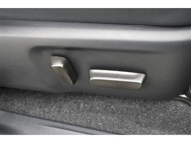 パワーシート搭載。微妙な調整が手軽にでき、最適なポジションで運転することが可能です。