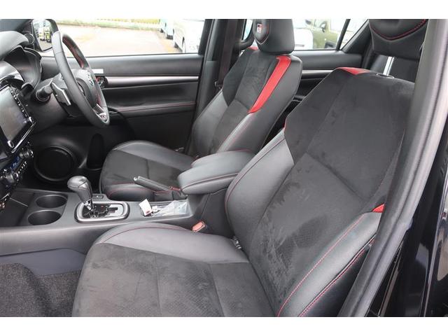 室内外はもちろん、シートを外してニオイの元となるフロアカーペットまで消臭・除菌を実施。中古車を気持ちよくお乗りいただけるクリーニングサービスです。詳細は販売店スタッフまでおたずねください。